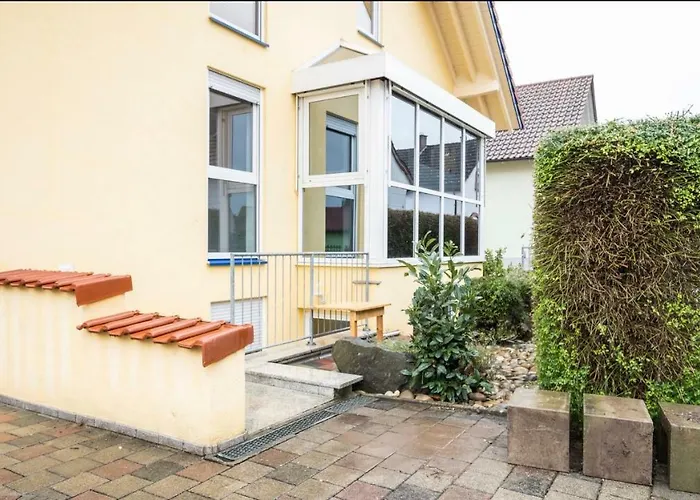 Awad\'S Yellow Apartment