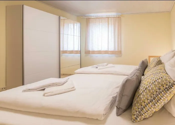Awad\'S Yellow Apartment