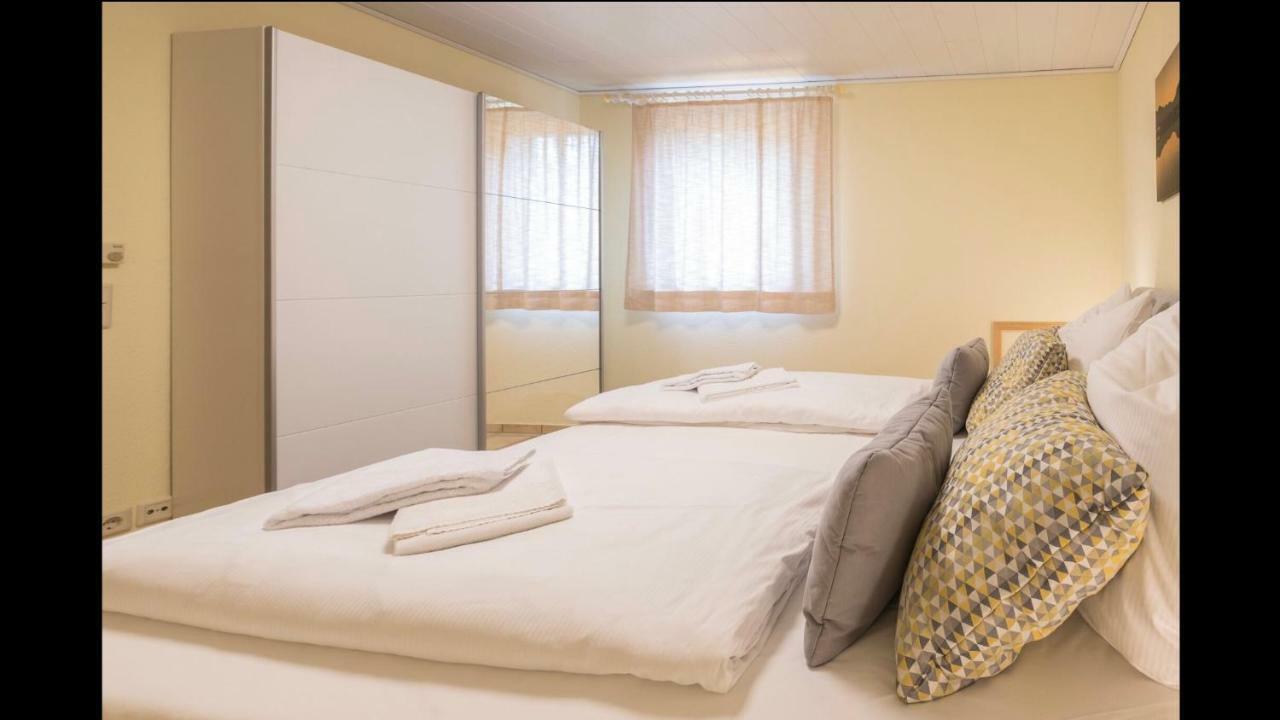 Apartment Awad's Yellow Rust